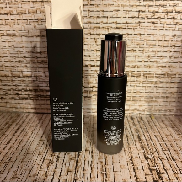 🐾Younique Linen Foundation🐾 - Picture 6 of 7